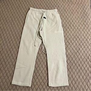 Fear of god essentials relaxed pants